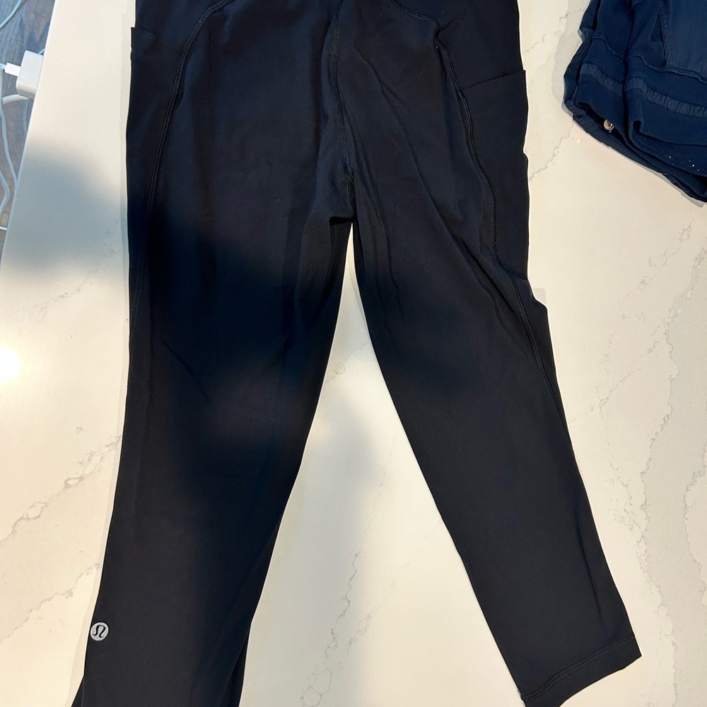 Lululemon Athletica black Capris Leggings
